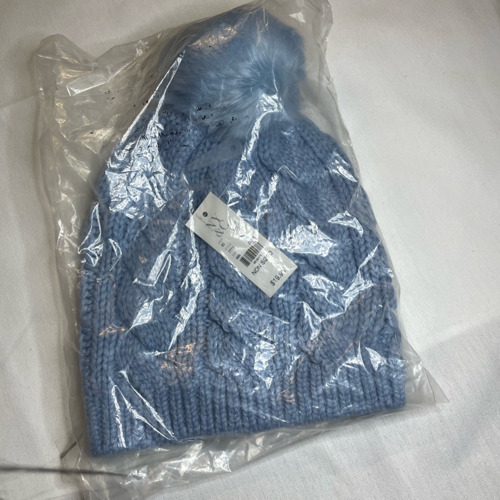 NWT New York & Company NIB Light Blue Knit Hat with Pom Pom Size: One Size
